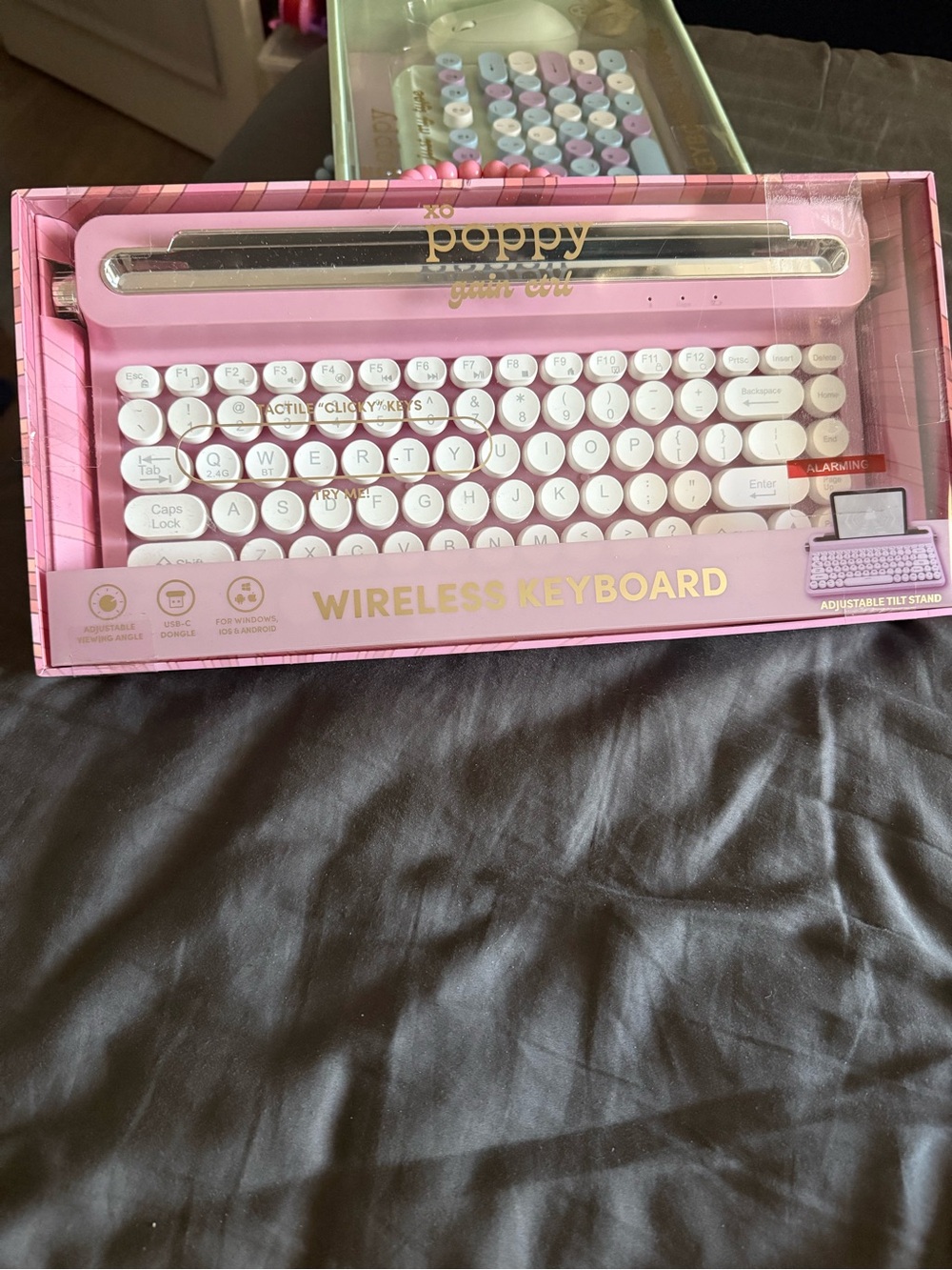 Poppy Wireless Pink Retro Round-Key Keyboard